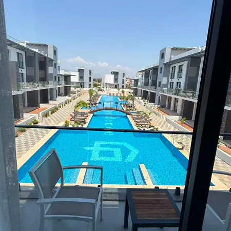 Modern With Pool דירה Dherinia