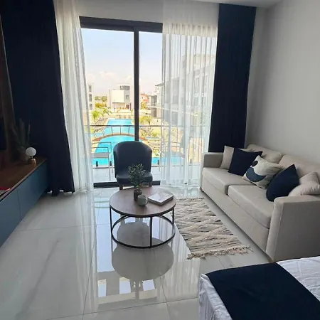Modern With Pool דירה Dherinia