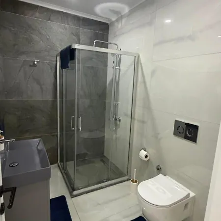 Modern With Pool דירה *