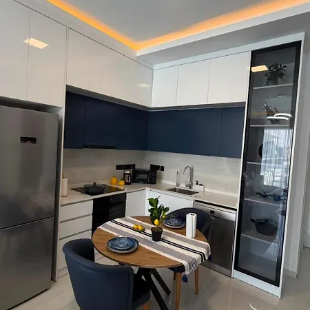 Modern With Pool דירה *